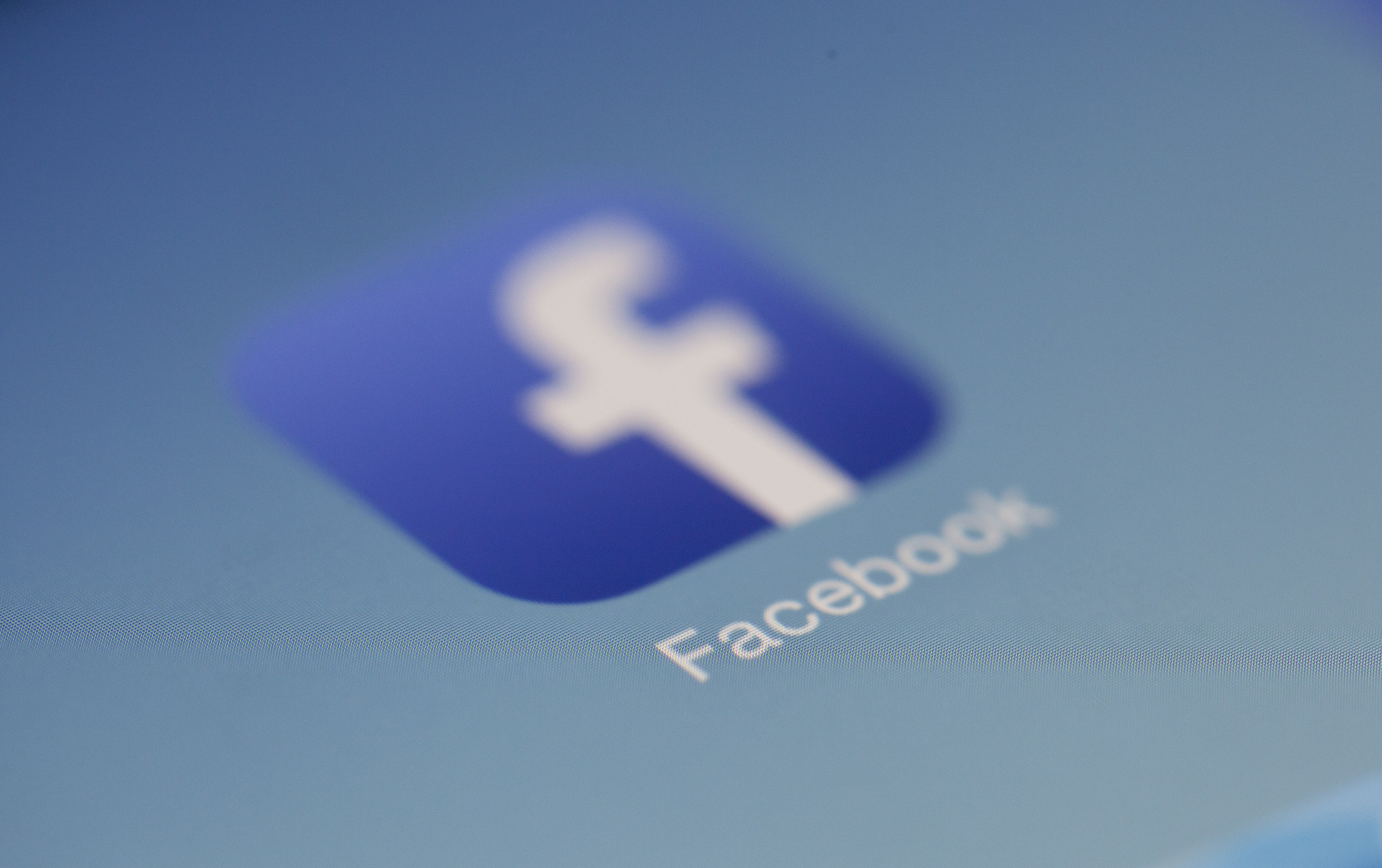 Vlast u Rusiji zapretila zabranom Fejsbuka!