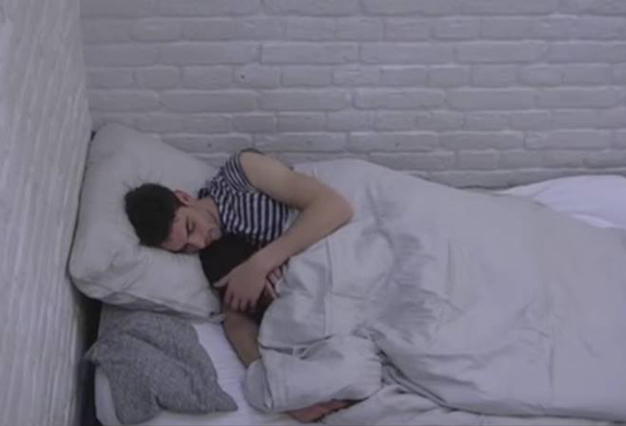 Zadruga: Osveta Đeksonu?! Mina Vrbaški u krevetu sa Tomom! (VIDEO)