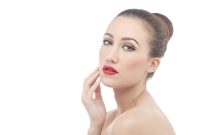Dubinsko čišćenje lica možete i same da uradite: Za par minuta koža će ..