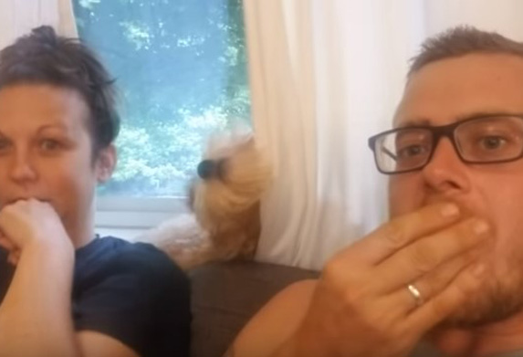 Ovaj pas se budi čim čuje jednu reč! (VIDEO)