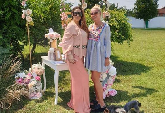 Pevačica Ana Nikolić proslavila drugi rođendan ćerke Tare!