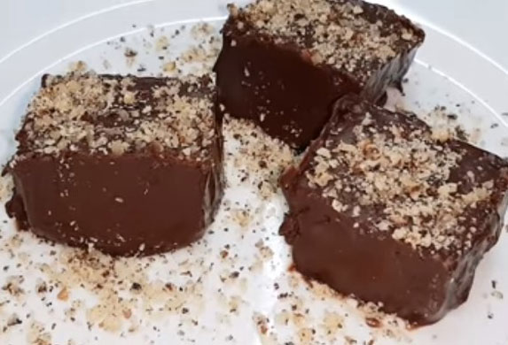 Najčokoladniji kolač na svetu od samo dva sastojka! (VIDEO RECEPT)