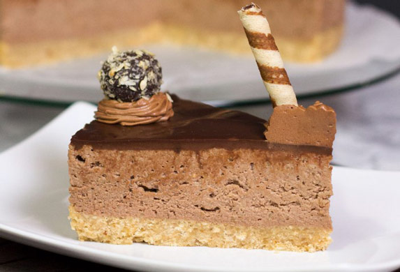 Ferrero torta bez pečenja sa neodoljivom kremom! (VIDEO RECEPT)