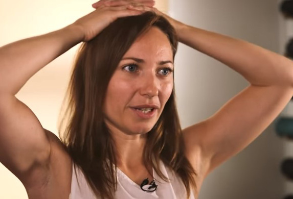 Joga za lice: Podmlađivanje! Dovoljno je deset minuta dnevno! (VIDEO)