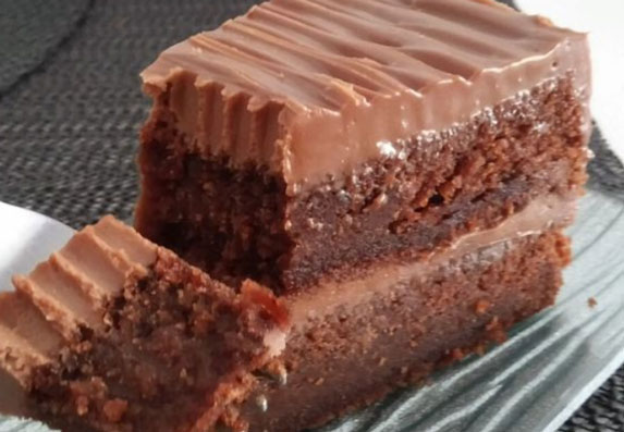 Čokoladna torta sa mokrom koricom! (RECEPT)