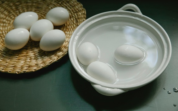 Farbanje jaja: Kako da sprečite pucanje jaja prilikom kuvanja!