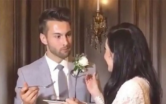 Mladoženja na venčanju zaboravio važan običaj - pogledajte reakciju mlade (VIDEO)