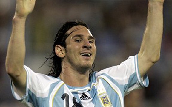 Mesi pozvao Šeril Kol da navija za Argentinu!