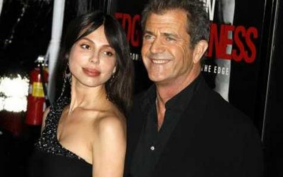 Oksana: Mel Gibson mi je izbio zube