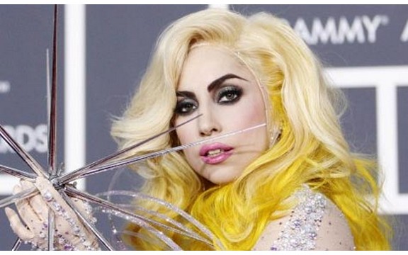 Lejdi Gaga umislila da je božanstvo!?