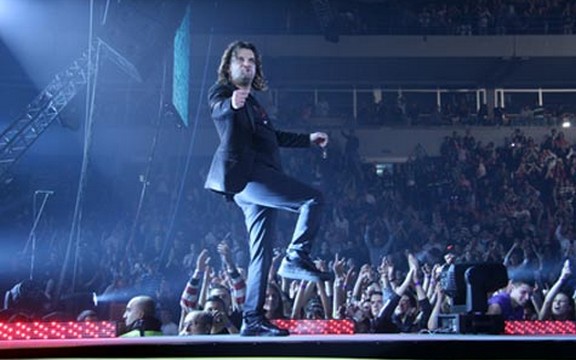 Aca Lukas održao koncert pred 20 hiljada ljudi (Video)