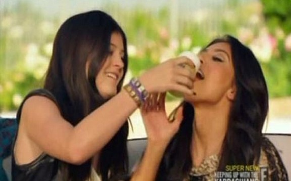 Kim Kardashian popila sestrino izdojeno mleko