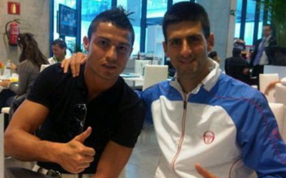 Novak Djoković i Kristijano Ronaldo za istim stolom