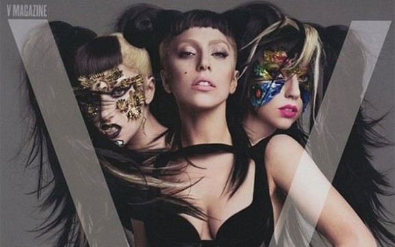 Lejdi Gaga postala troglavo čudovište (Foto)