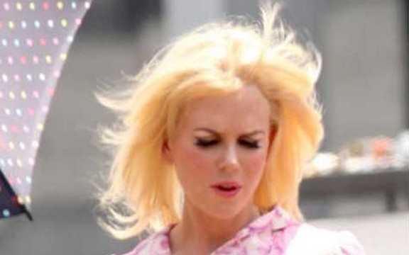 Nicole Kidman se pretvorila u jeftinu plavušu (Foto)