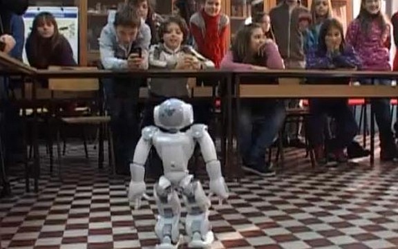 Robot NAO održao čas učenicima škole Drinka Pavlović (Video)