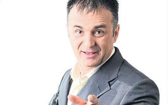 Branislav Lečić presadjuje kosu