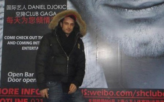 Daniel Djokić nastupio pred punim klubom u Šangaju (Foto+Video)