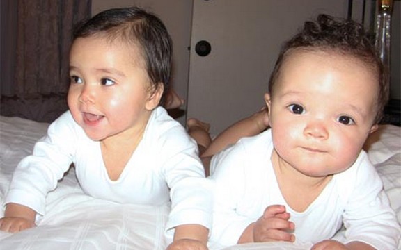 Maraja Keri je svojim blizancima otvorila internet stranicu (Foto)