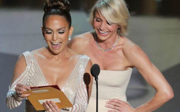 Dženifer Lopez pokazala bradavicu na dodeli Oskara?! (Foto+Video)