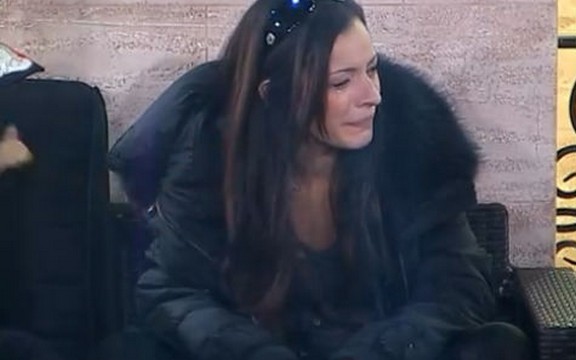 Parovi: Nikola Paunović ponovo rasplakao devojku! (Video)