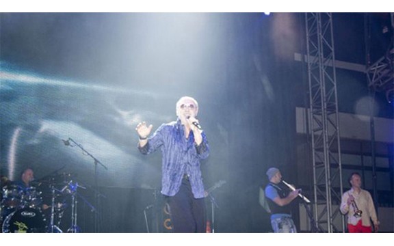 Posle 20 godina: Dino Merlin održao koncert u Novom Sadu! (Video)