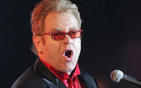 Elton Džon hitno zadržan u bolnici