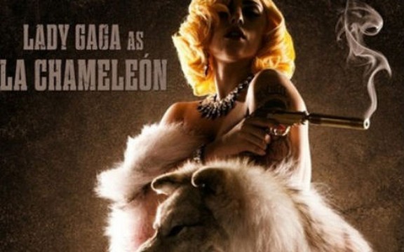 Opasna Lejdi Gaga zavodi pištoljem