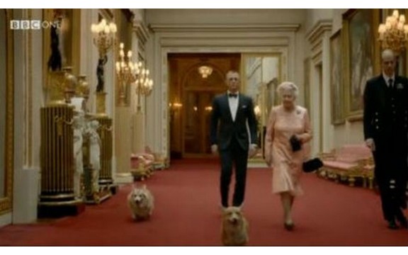 Neobični trenutci na otvaranju OI: Mr. Bin u orkestru, kraljica u skeču sa Džejms Bondom (Video)
