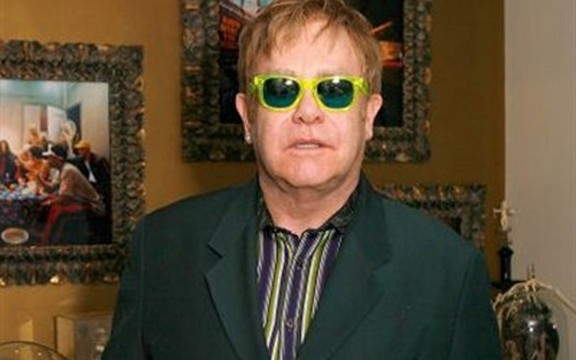 Elton Džon: Madona izgleda kao striptizeta! Njena karijera je gotova