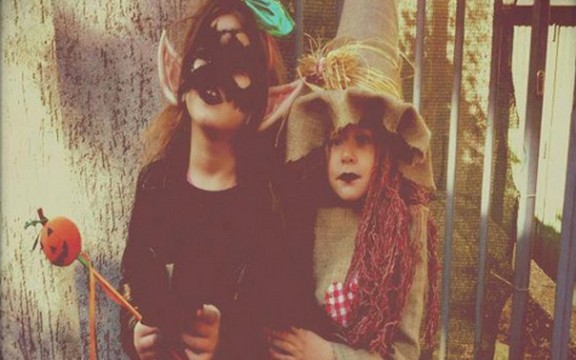Sestre Bekvalac maskirale ćerke u male veštice (Foto)