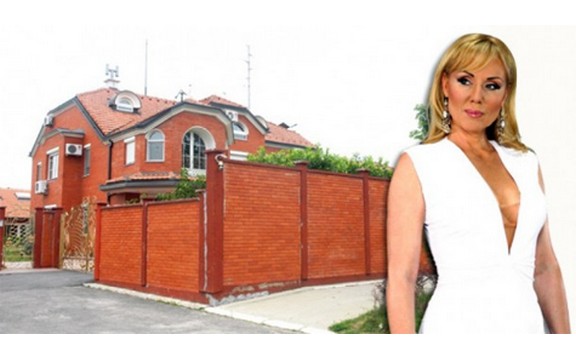 Lepa Brena dala 200.000 evra na renoviranje kuće?