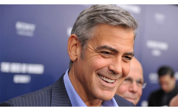 Džordž Kluni glumi Nikolu Teslu?