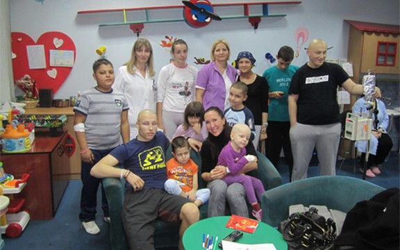 Jelena Janković donirala 10.000 dolara Dečjem odeljenju onkologije (Foto)