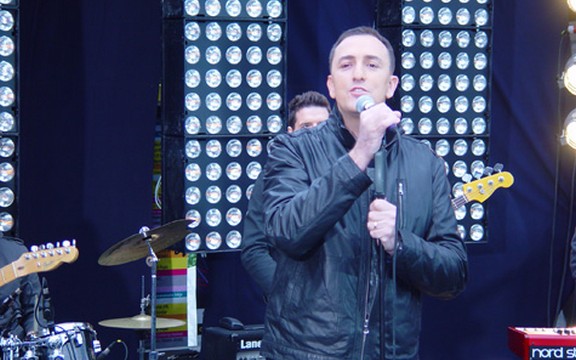 Sergej Ćetković promovisao novu pesmu u Knez Mihailovoj, ujedno snimio i spot (Foto+Audio)