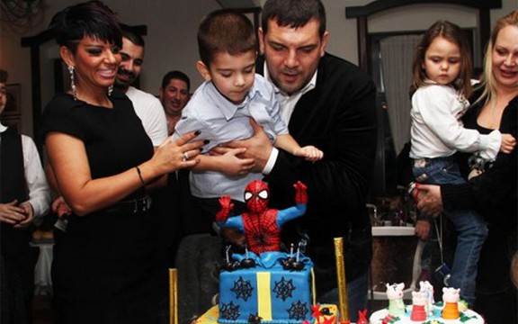 Dara Bubamara proslavila rođendan sinu Konstantinu (Foto)