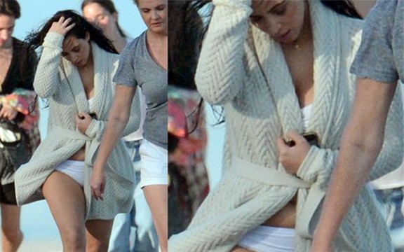 Kim Kardašijan pozirala trudna u bikiniju (Foto)