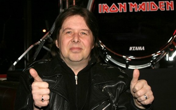 Preminuo bivši bubnjar Iron Maiden-a, Clive Burr (Foto)