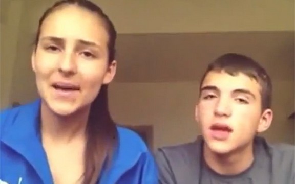 Anastasija i Veljko pevali u duetu: Ovako zvuče brat i sestra! (Video)
