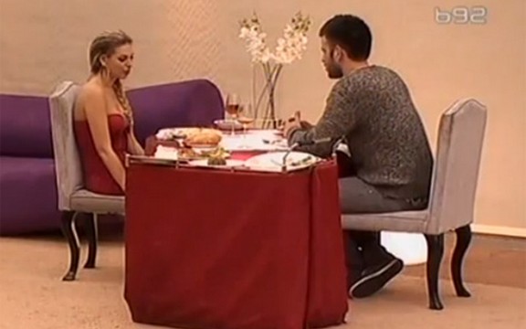 Veliki Brat 2013: Ava i Željko se ljubili na romantičnoj večeri! (Video)