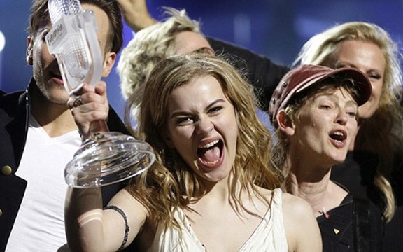 Pobednica Eurosonga Emeli de Forest: Bosonoga i plave krvi 