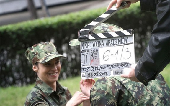 Vojna akademija: Početak snimanja uz poljubac, na jesen istoimeni film