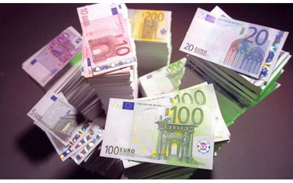Usnuli službenik greškom prebacio 220 miliona evra na drugi račun