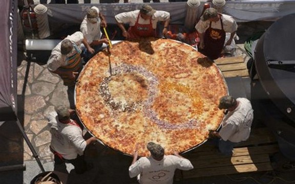 Ukusni rekord: Ovo je najveća pica na svetu