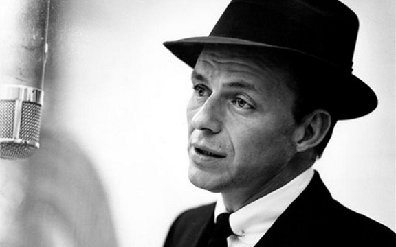 Frenk Sinatra biološki otac sinu Mije Farou?