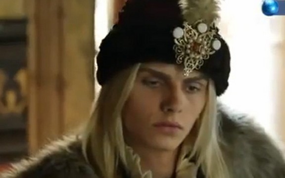 Andrej Pejić u turskoj seriji kao Sulejman (Video)