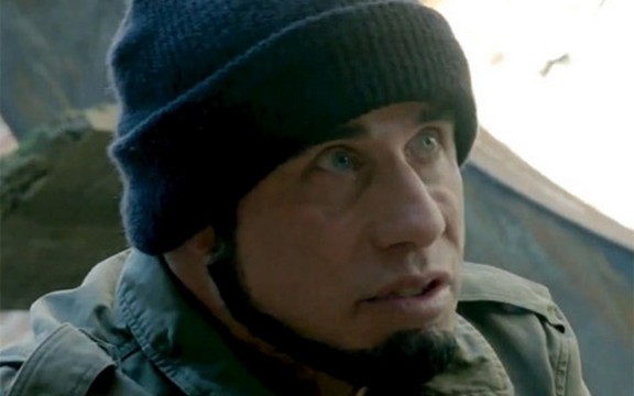 Džon Travolta u novom filmu: Pogledajte kako priča srpski (Video)