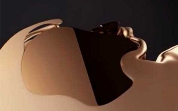 Prva reklama: Kada se zlato pretoči u iPhone 5S (Video)