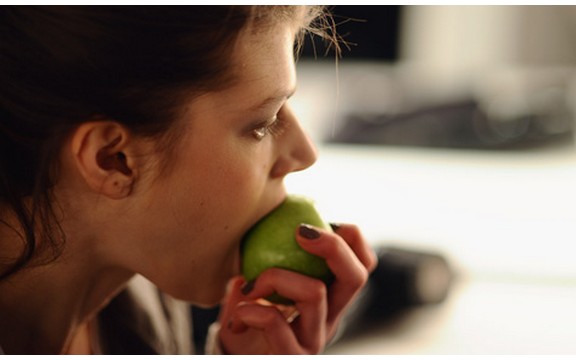 Jedna jabuka dnevno će vas sačuvati od srčanog udara!