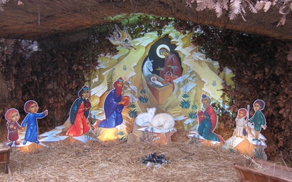 Srećni praznici! Čestitamo Božić: Mir Božji, Hristos se rodi! 